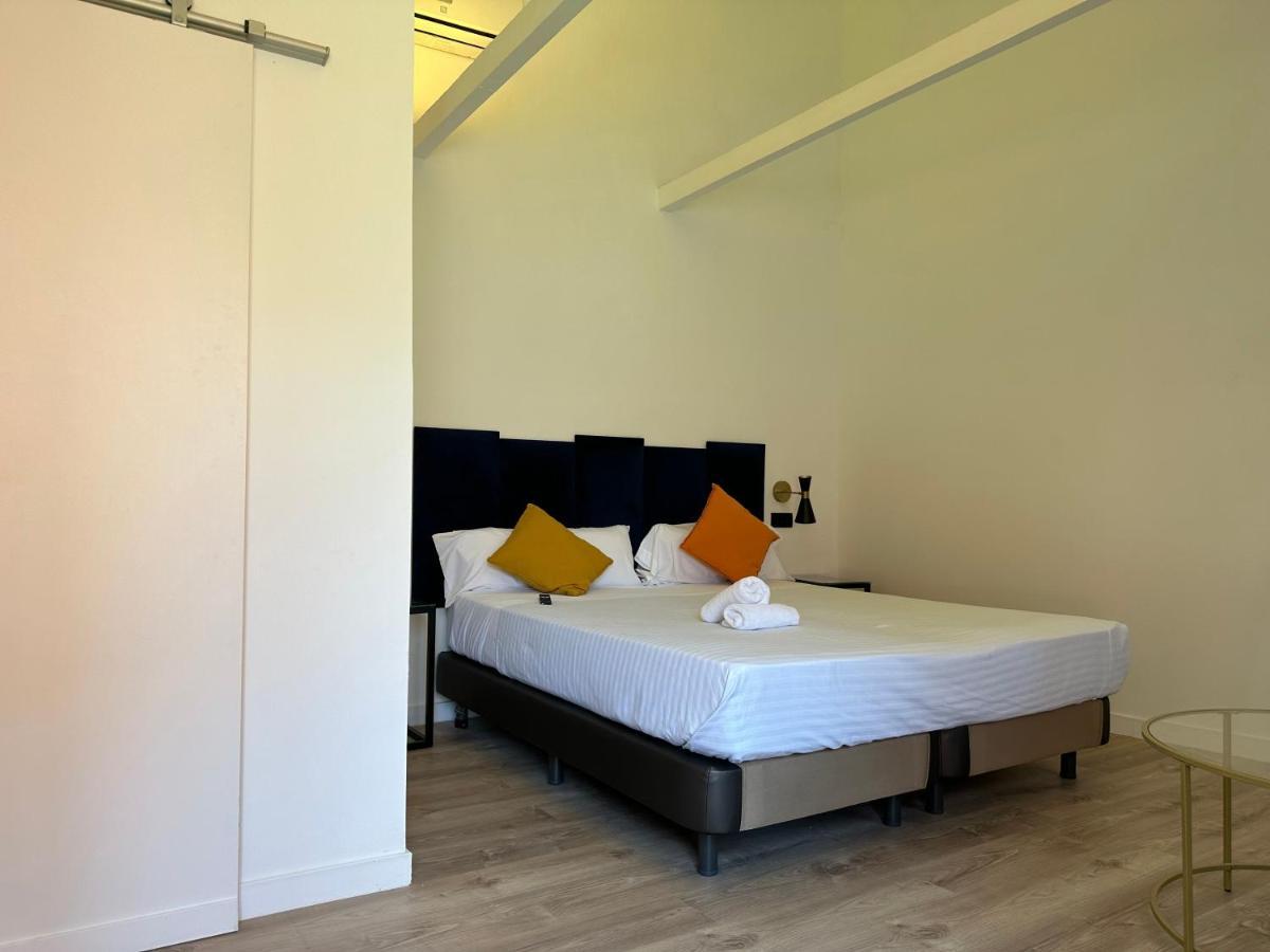 Malaga City Suites Bagian luar foto